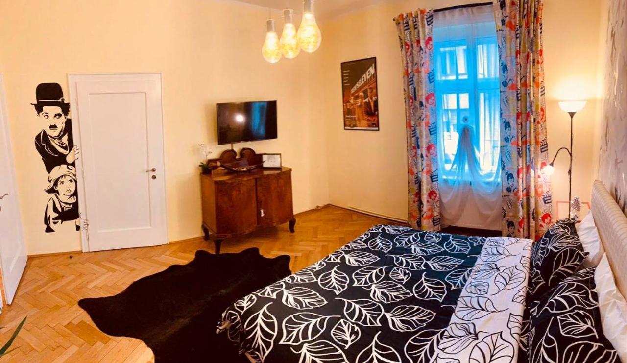 Cinematheque Ultracentral Apartment Sibiu Esterno foto