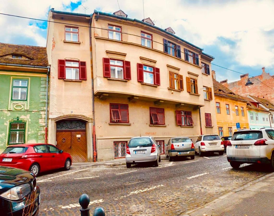 Cinematheque Ultracentral Apartment Sibiu Esterno foto